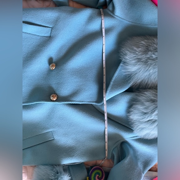 Blue fox fur collar and cashmere coat - Picture 2 of 5